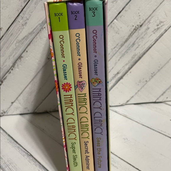 Nancy Clancy’s Tres chapter book 3 hardback set - Picture 8 of 8